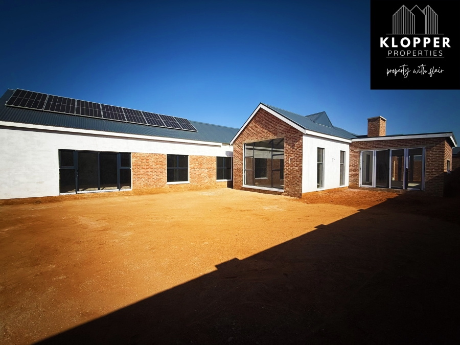 3 Bedroom Property for Sale in De Land Estate North West